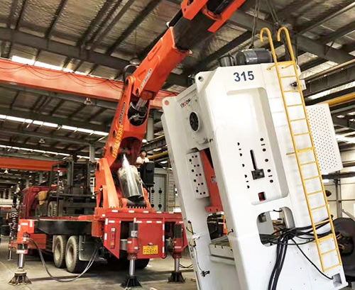 耒阳附近随车吊出租，轻松解决运输难题