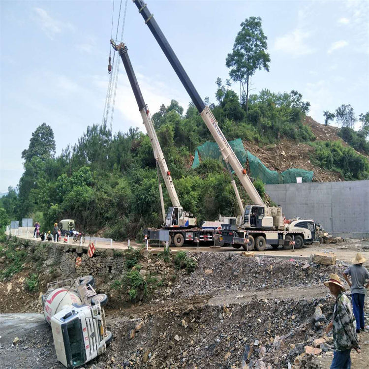 耒阳汽车掉沟里叫吊车救援要多少钱